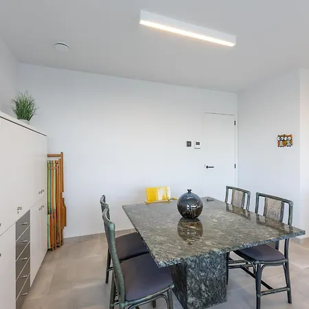 Bright Corner Apartment, Cleaning Included * Middelkerke